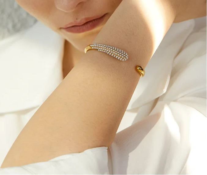 Nara Pearl Bangle